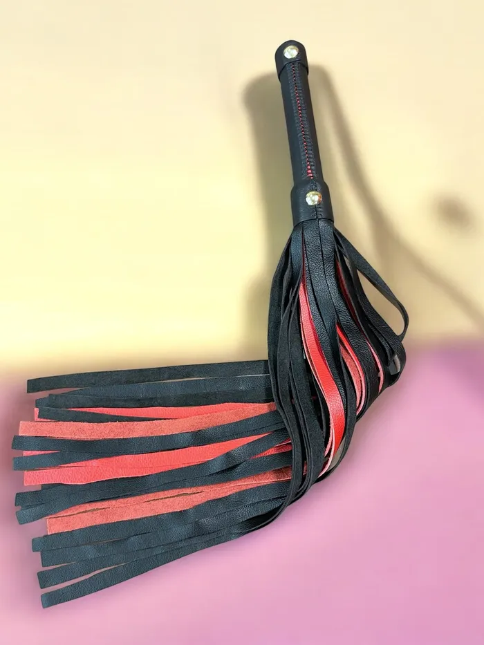 Lonicera Leather Lonicera Stitched Handle Floggers Vibrators